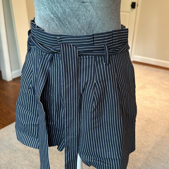 Alice and Olivia navy and white stripe short - Picture 3 of 5